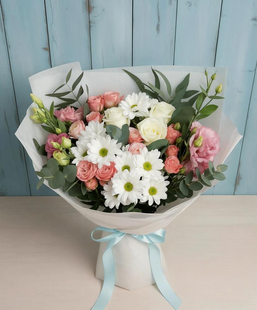 Букет цветов из: Розы, Лизиантусы и Хризантемы в Цибино
