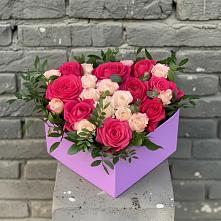 Цветочная композиция из Розы в коробке в Цибино
