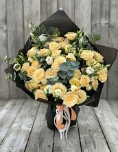 Букет цветов из:  Розы и Лизиантусы в Цибино