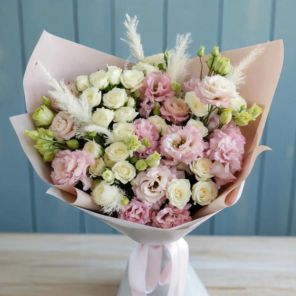 Букет цветов из: Альстромерии и Розы в Цибино