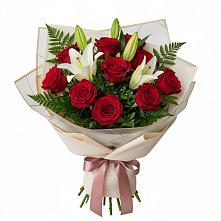 Букет цветов из:  Лилии и Розы в Цибино