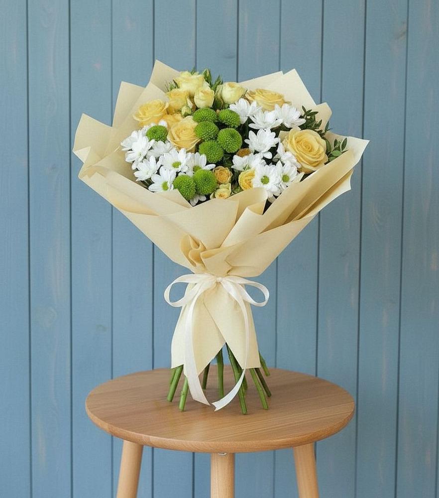 Букет цветов из: Хризантемы и Розы в Цибино