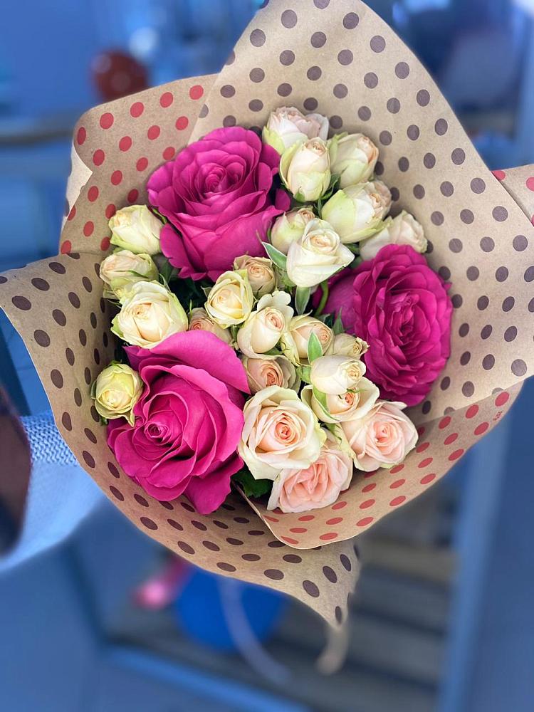 Букет цветов из: Розы в Цибино