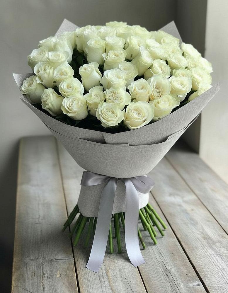 Букет 35 Белых роз в Цибино