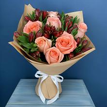 Букет цветов из:  Розы и Альстромерии в Цибино