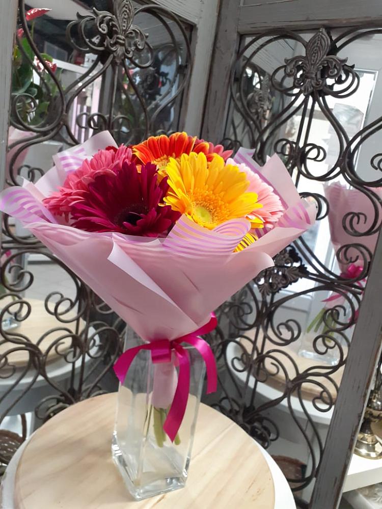 Букет цветов из: Герберы в Цибино