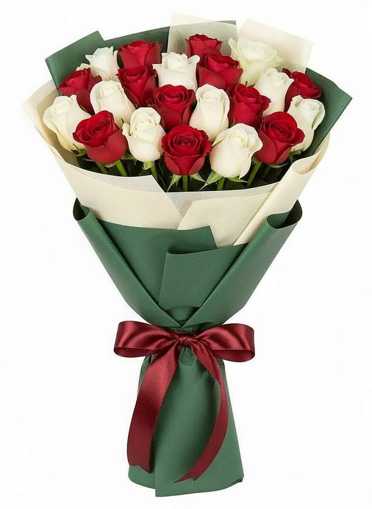 Букет Микс из красных и белых роз в Цибино