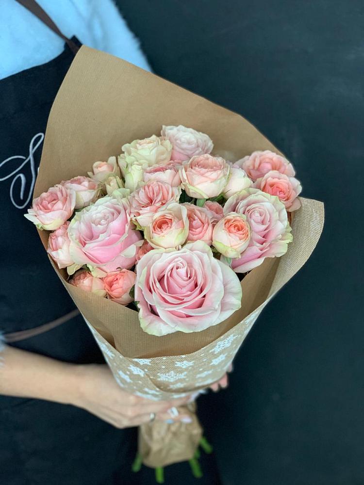 Букет цветов из: Хризантемы и Розы в Цибино