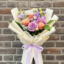 Букет цветов из:  Лизиантусы и Розы #REPLACE_PRED# Цибино