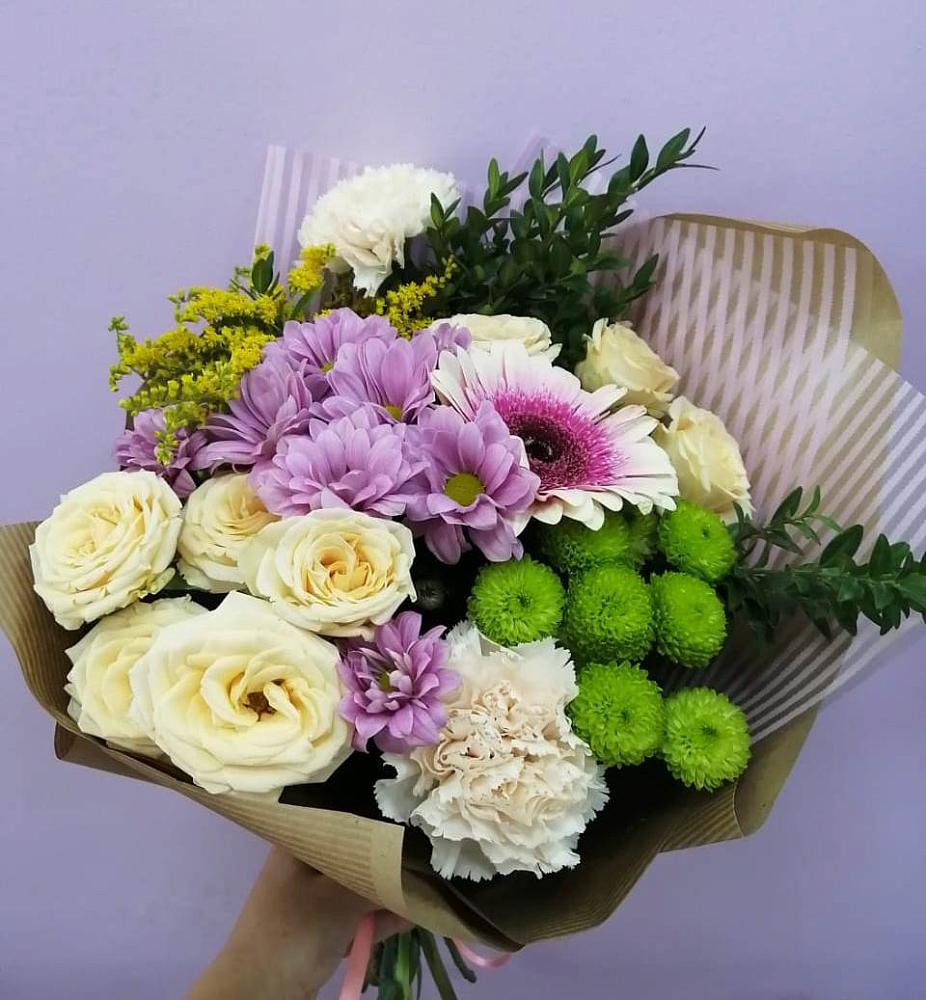 Букет цветов из: Хризантемы, Розы, Гвоздики и Герберы в Цибино