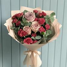 Букет цветов из:  Гвоздики и Розы в Цибино