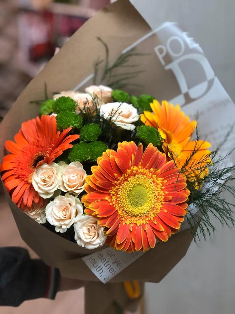 Букет цветов из: Герберы, Хризантемы и Розы в Цибино