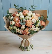 Букет цветов из:  Альстромерии и Розы в Цибино
