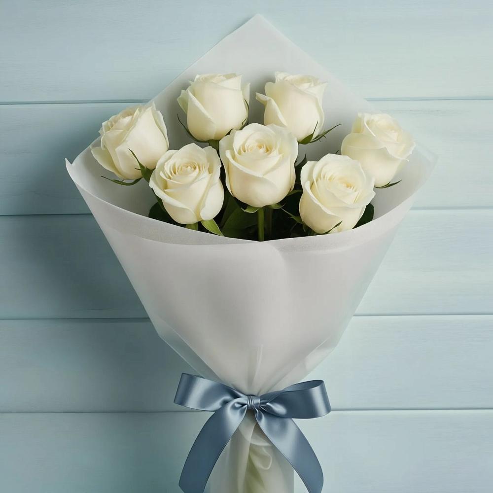 Букет 7 Белых роз Эдлесс Лав в Цибино