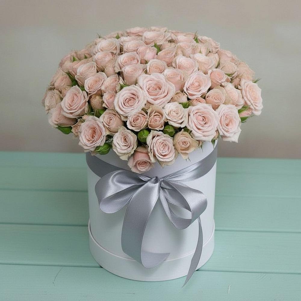 Цветочная композиция из Розы в шляпной коробке в Цибино